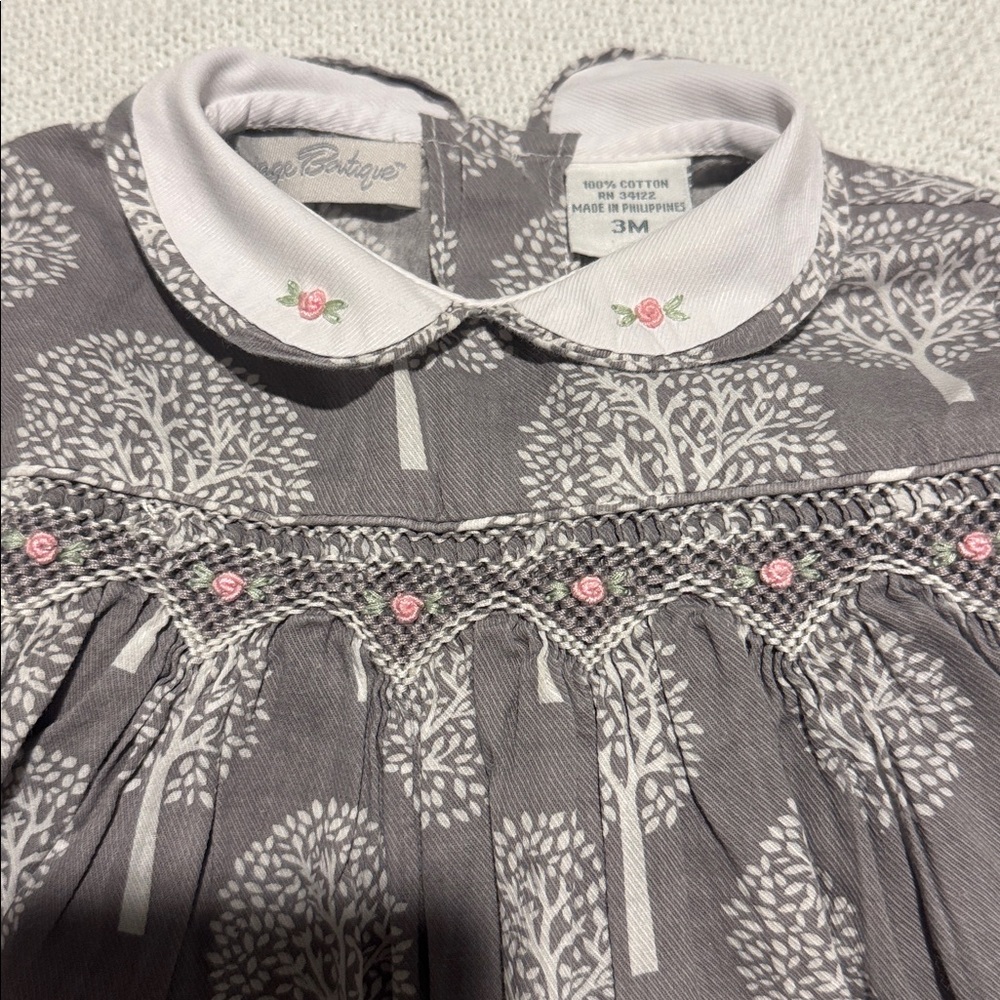 Infant smocked dress with tree Pattern - Picture 6 of 9
